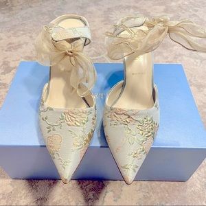 Elvie Pointed Toe Pump | Something Bleu